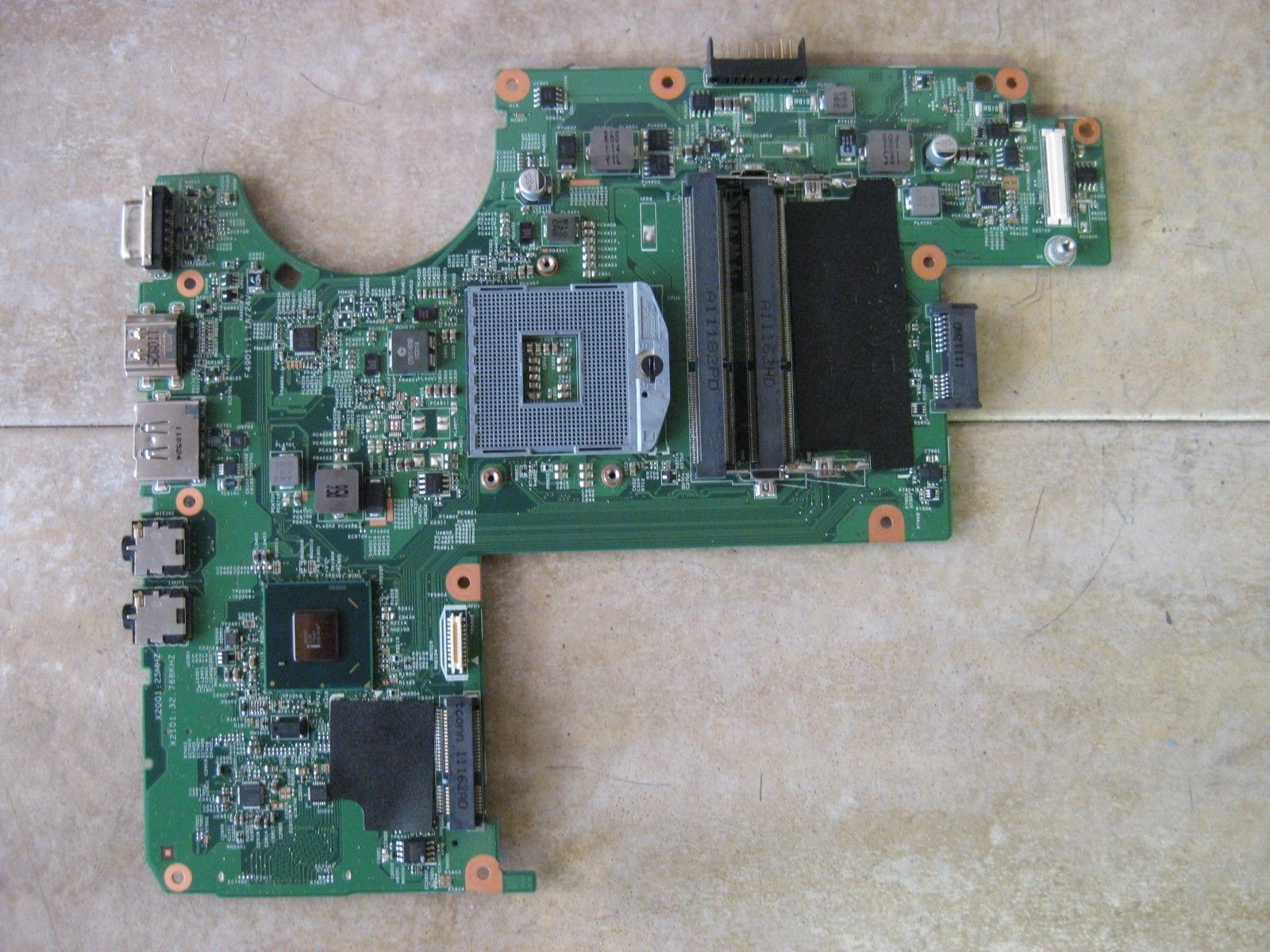 Dell MNYNP Vostro 3350 Laptop Motherboard Intel Sockel rPGA988B